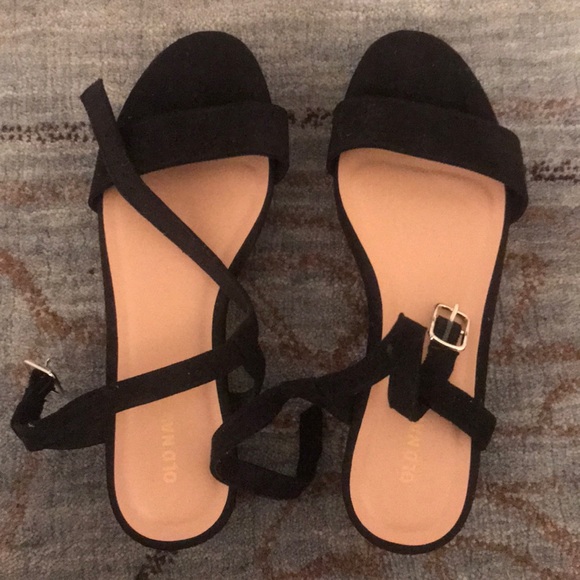 Old Navy Shoes - NEW Old Navy 1.5 inch black heels